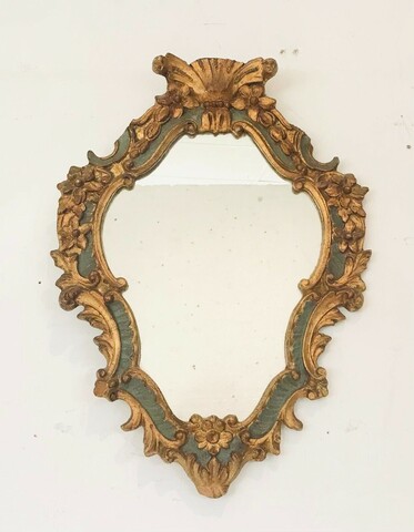  Vous en avez un à vendre ? Vendez le vôtre miroir Italien en bois sculptée double patine or et vert . XIX siècle .