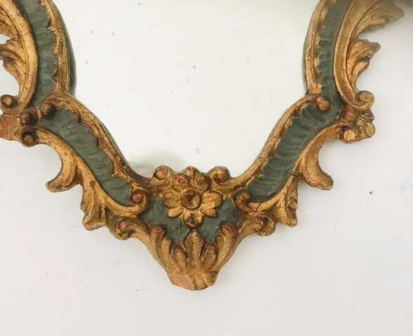  Vous en avez un à vendre ? Vendez le vôtre miroir Italien en bois sculptée double patine or et vert . XIX siècle .